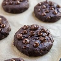 Vegan Double Chocolate Black Bean Cookies made with only 6 ingredients! An easy egg-free, gluten-free cookie recipe that is moist, rich and AMAZING! Refined sugar-free and healthy