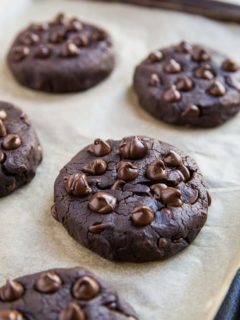 Vegan Double Chocolate Black Bean Cookies made with only 6 ingredients! An easy egg-free, gluten-free cookie recipe that is moist, rich and AMAZING! Refined sugar-free and healthy