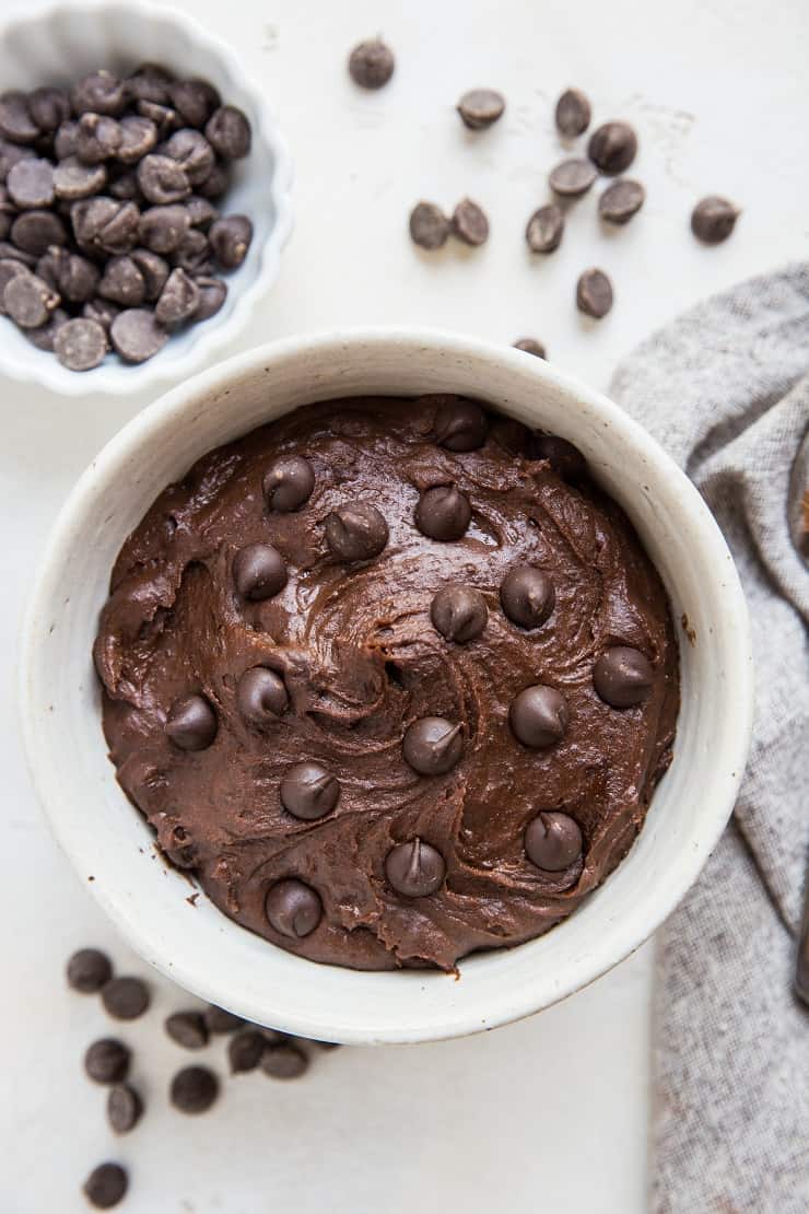 Edible Chocolate Cookie Dough made grain-free, gluten-free and refined sugar-free. No eggs or dairy! A healthy dessert recipe