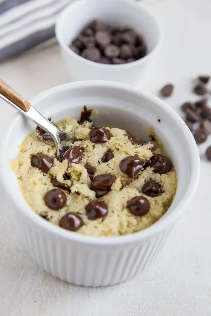Gluten-Free Low-Carb Mug Cake with chocolate chips - a healthier keto dessert recipe. Single-serve mug cake with 5 ingredients