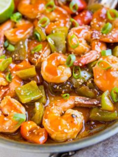 Paleo Sweet and Sour Shrimp - healthy sweet and sour shrimp recipe that is soy-free, refined sugar-free, and delicious!