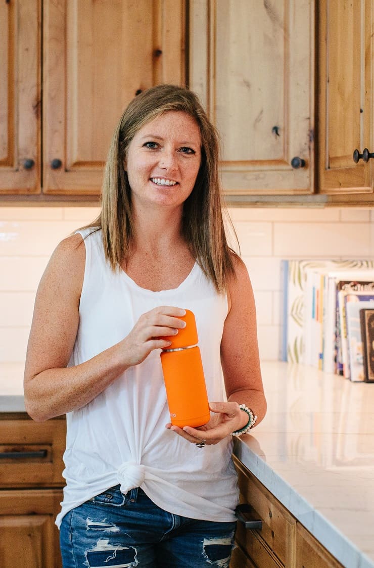 Vejo Review - a portable pod-based blender for chilled smoothies and beverages