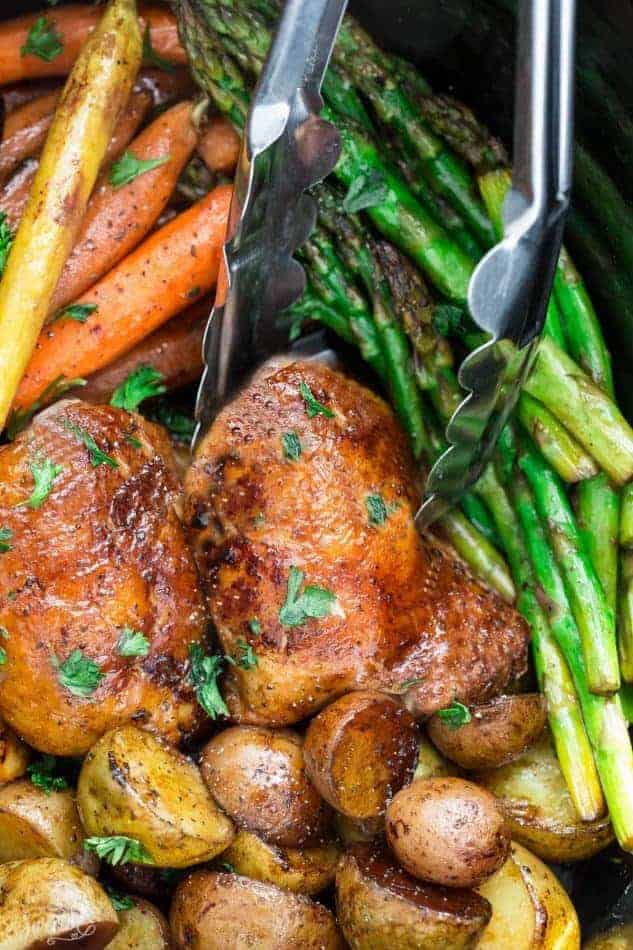 Instant Pot Balsamic Chicken from Life Made Sweeter - Crazy flavorful and easy Balsamic Chicken and vegetables makes for a satisfying wholesome night in. Dig into this classic yet healthy take on balsamic chicken!