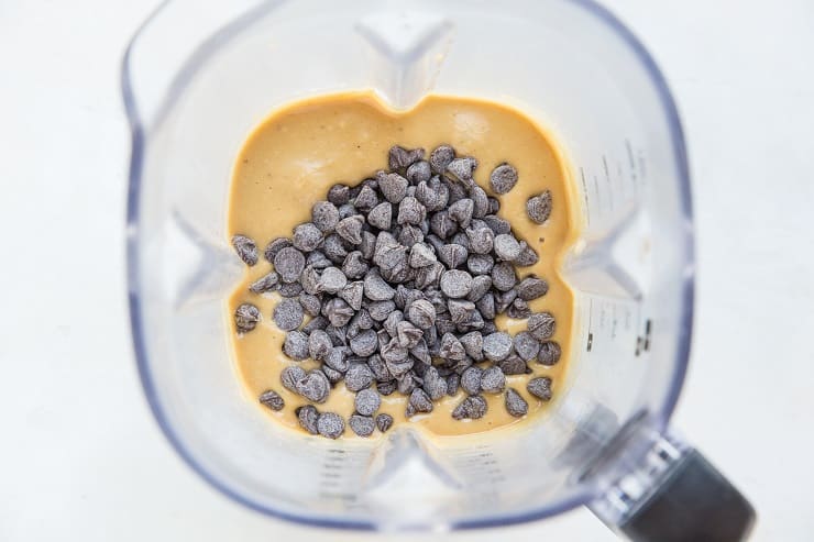 How to make garbanzo bean banana bread in a blender