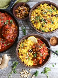 Quick and Easy Moroccan Chicken Stew with Turmeric Rice - an flavorful, amazingly delicious and healthy dinner recipe with authentic Moroccan flair - #paleo #healthy #chickenrecipe