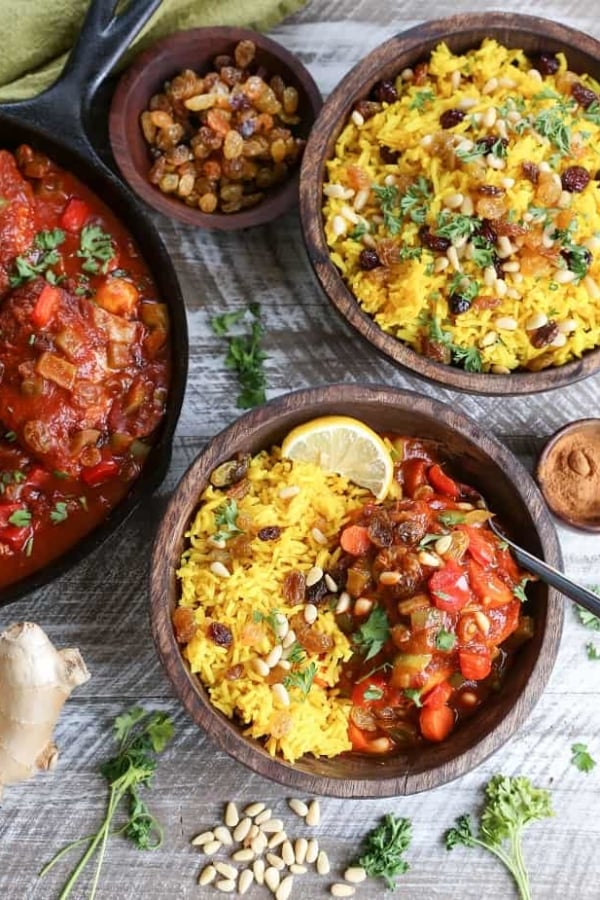 Quick and Easy Moroccan Chicken Stew with Turmeric Rice - an flavorful, amazingly delicious and healthy dinner recipe with authentic Moroccan flair - #paleo #healthy #chickenrecipe