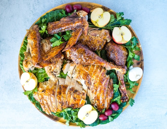 How to Roast a Turkey - The Easy Way from Everyday Maven - A beginner’s guide to roasting a Thanksgiving turkey using a wet brine and a dry rub (or using either/or method). This easy method results in amazing tender turkey! 