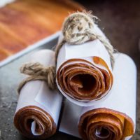 Apple Fruit Leather -make homemade healthy fruit leather using fresh apples! This easy recipe only requires a few ingredients and is a fun project for kids. A healthy snack or treat!