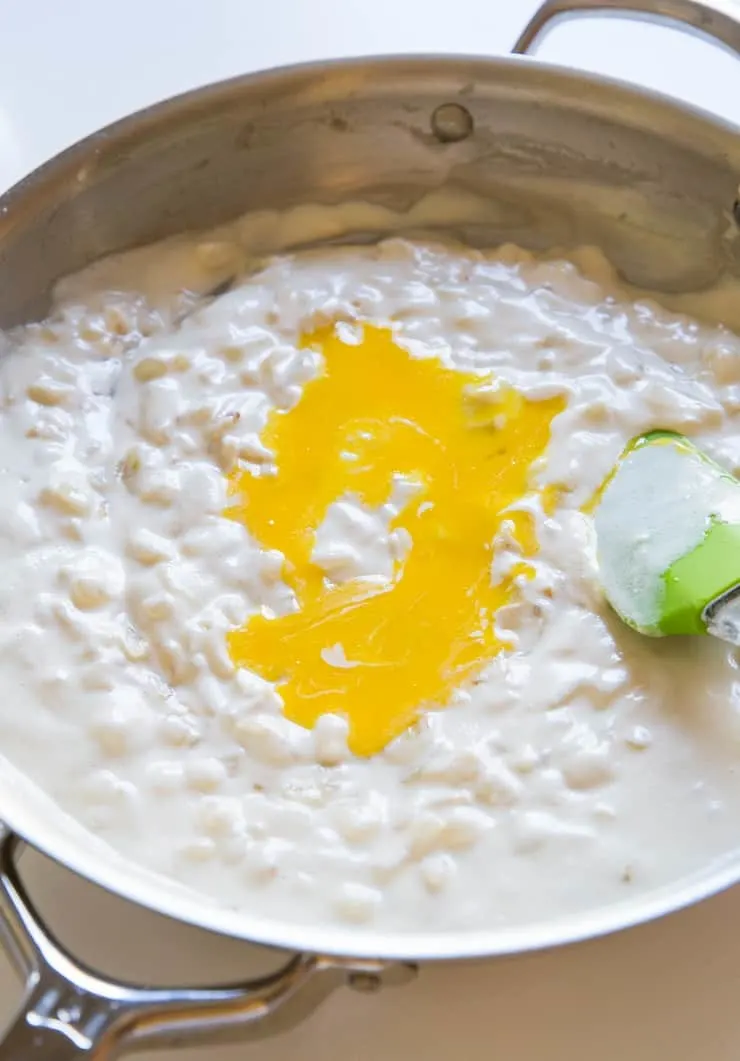 egg yolks in cream sauce to make thick
