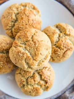 Almond Flour Dinner Rolls - paleo, dairy-free, low-carb roll recipe that is healthy and gluten-free