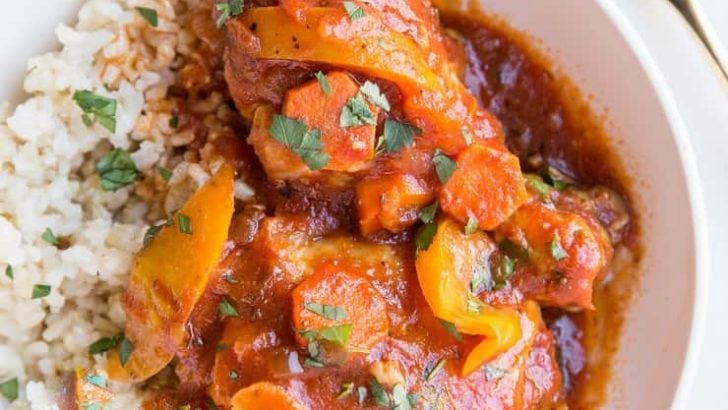 Instant Pot Chicken Cacciatore - easy chicken cacciatore recipe made quick and easy in the pressure cooker. Tender, amazing chicken with hardly any effort!