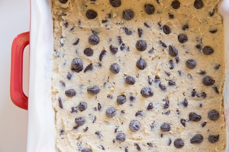 Sprinkle more chocolate chips on top of the cookie bars