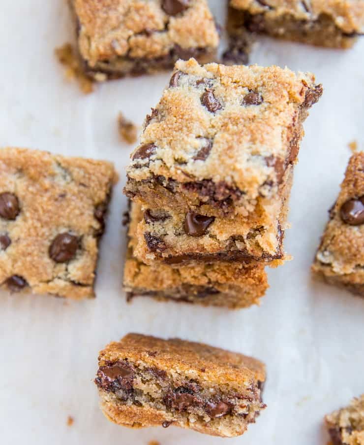 Keto Chocolate Chip Cookie Bars made with almond flour and sugar-free sweetener are a sugar-free low-carb dessert. Perfectly chewy, gooey, and crispy!