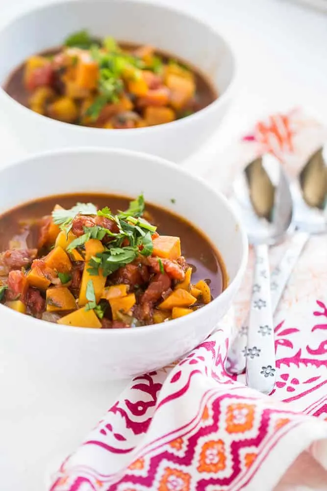 Vegan Paleo Chili made in a slow cooker