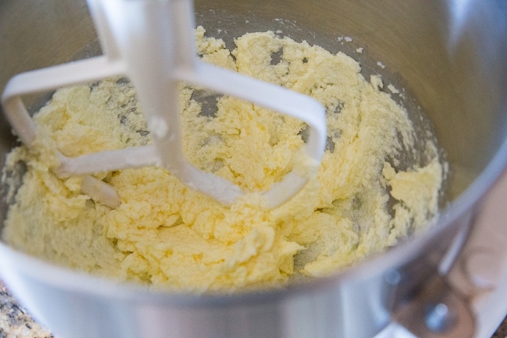 how to make dairy-free crinkle cookies