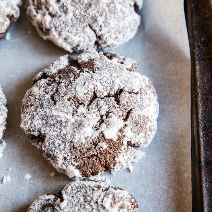 Sugar-Free Chocolate Crinkle Cookies - dairy-free, sugar-free, healthy Christmas cookie recipe