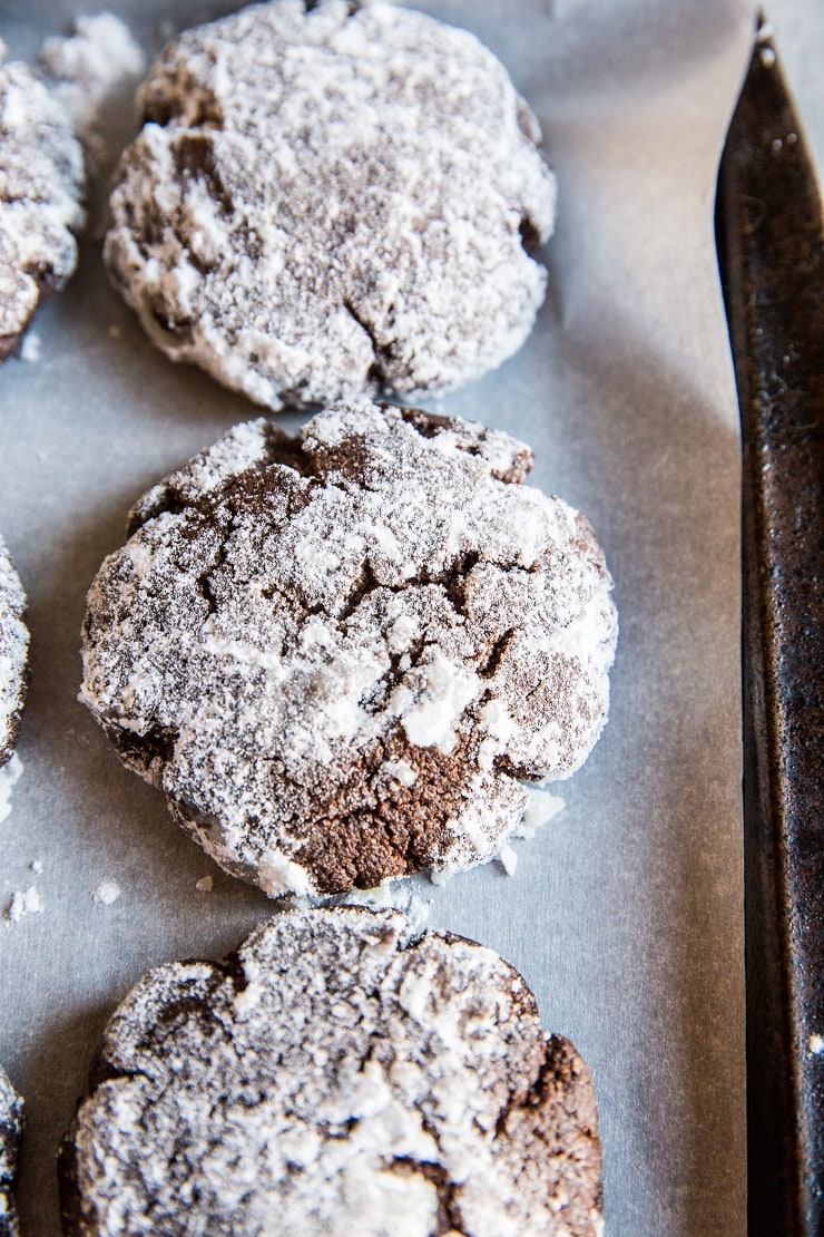 Sugar-Free Chocolate Crinkle Cookies - dairy-free, sugar-free, healthy Christmas cookie recipe