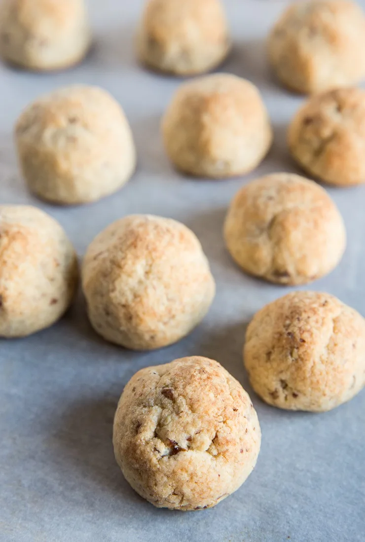 How to make keto snowball cookies