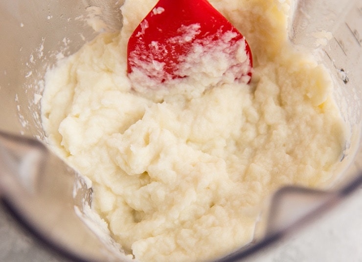 Blend the cauliflower in a blender to mash