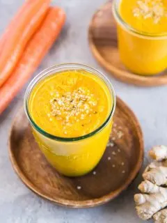 Anti-Inflammatory Carrot Ginger Smoothie - packed with antioxidants and vitamins for a major boost to the immune system!
