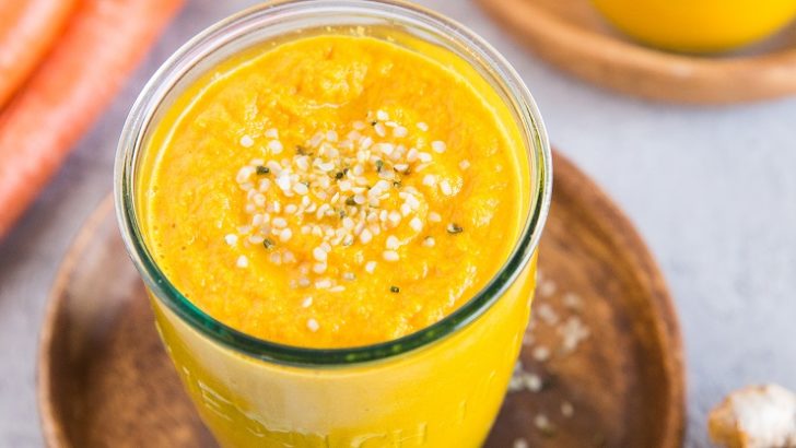 Anti-Inflammatory Carrot Ginger Smoothie - packed with antioxidants and vitamins for a major boost to the immune system!