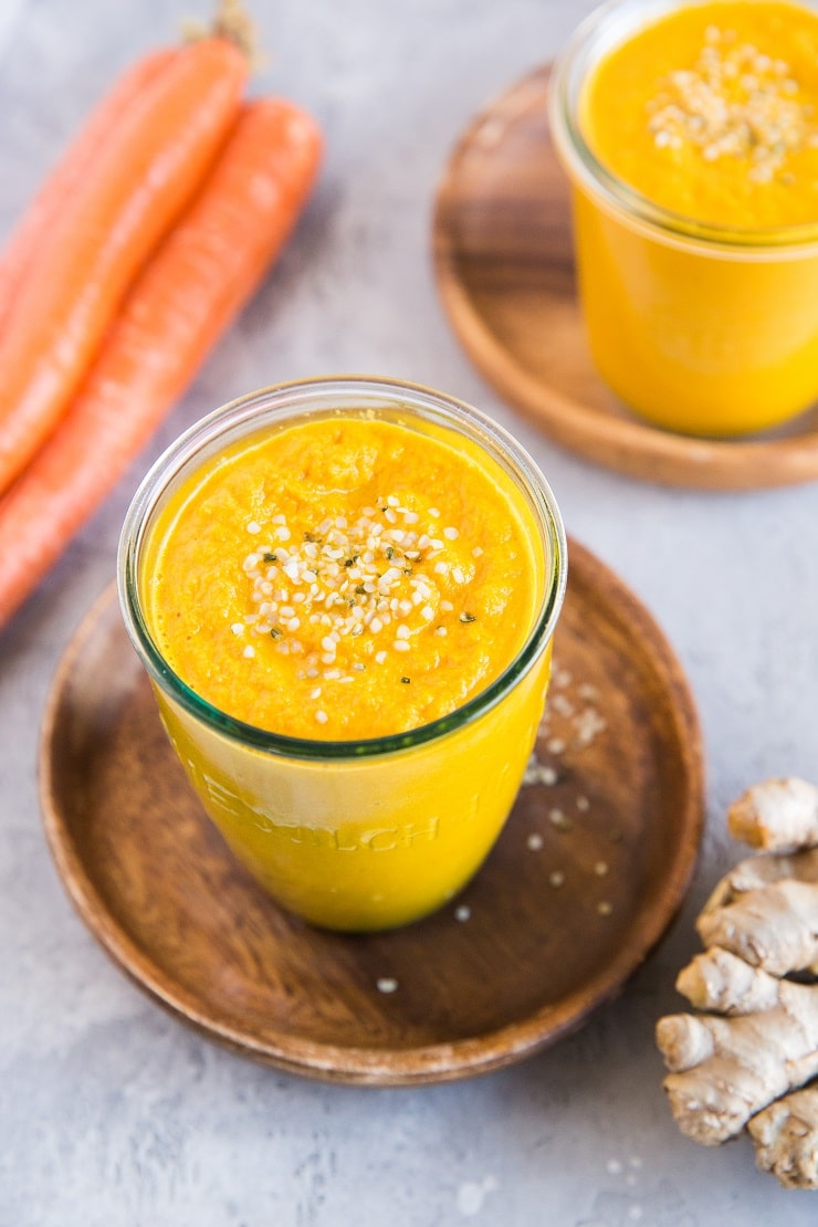 Anti-Inflammatory Carrot Ginger Smoothie - packed with antioxidants and vitamins for a major boost to the immune system!