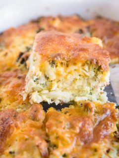 Broccoli Cheddar Egg Hashbrown Casserole Recipe - an easy potato casserole recipe that is cheesy, loaded with broccoli and bacon for an amazing big batch breakfast!