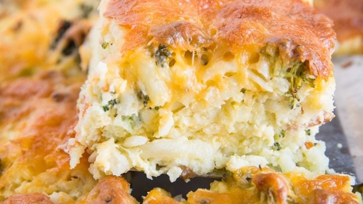 Broccoli Cheddar Egg Hashbrown Casserole Recipe - an easy potato casserole recipe that is cheesy, loaded with broccoli and bacon for an amazing big batch breakfast!