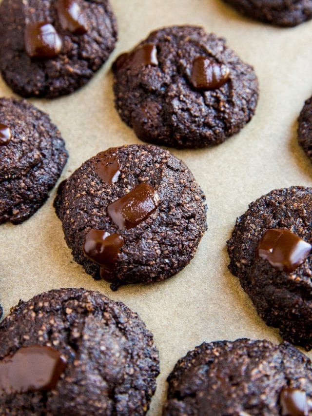 Keto Double Chocolate Chip Cookies – Web Story