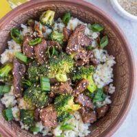 30-Minute Sesame Ginger Garlic Broccoli Beef Stir Fry - a quick and easy healthy weeknight meal