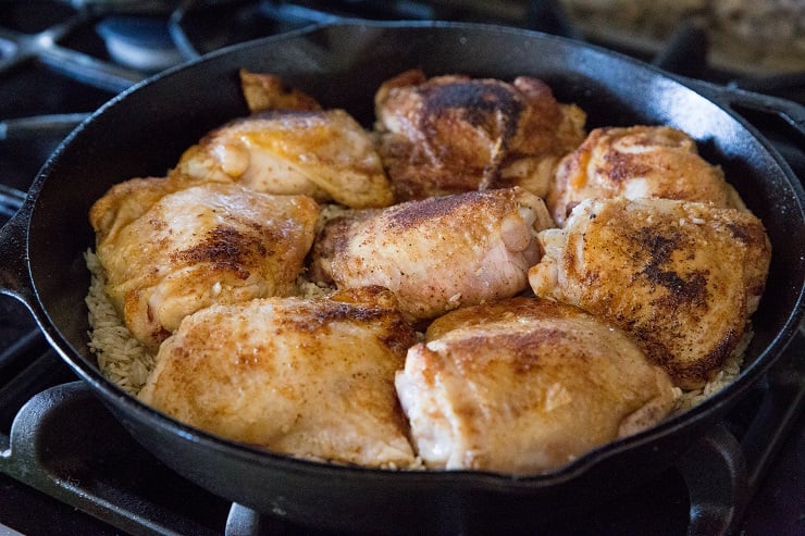 How to cook arroz con pollo in a skillet