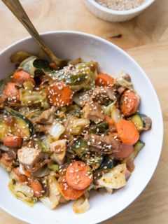 Paleo Whole30 Egg Roll in a Bowl with Chicken and vegetables - an easy, healthy dinner recipe