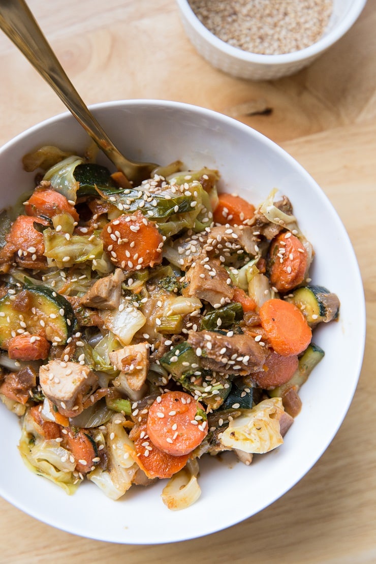 Paleo Whole30 Egg Roll in a Bowl with Chicken and vegetables - an easy, healthy dinner recipe