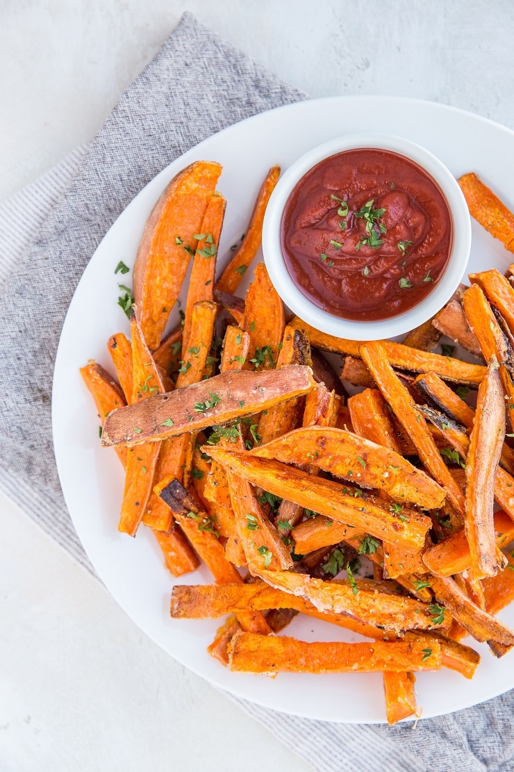 Oven Baked Crispy Sweet Potato Fries - an easy recipe for the BEST sweet potato fries!