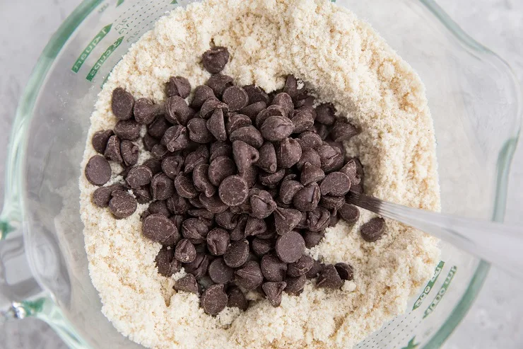How to Make Keto chocolate chip cookies