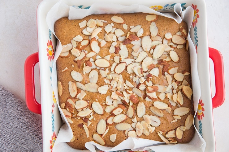 Paleo Lemon Poppy Seed Blondies - grain-free healthy blondies made with almond flour and pure maple syrup - a delicious nutritious dessert recipe