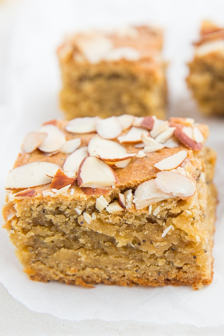 Paleo Lemon Poppy Seed Blondies - grain-free healthy blondies made with almond flour and pure maple syrup - a delicious nutritious dessert recipe