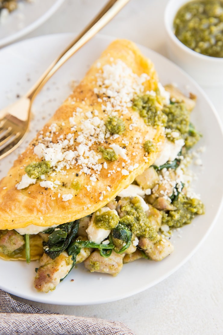 Pesto Chicken Omelette with spinach and feta - an easy, delicious, flavorful healthy breakfast recipe