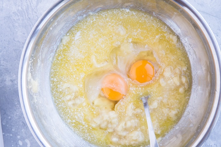 Mix the eggs, banana, and butter in a mixing bowl