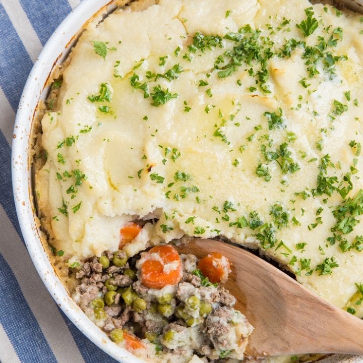 Keto Cottage Pie with mashed cauliflower - low-carb, easy to make, delicious casserole recipe