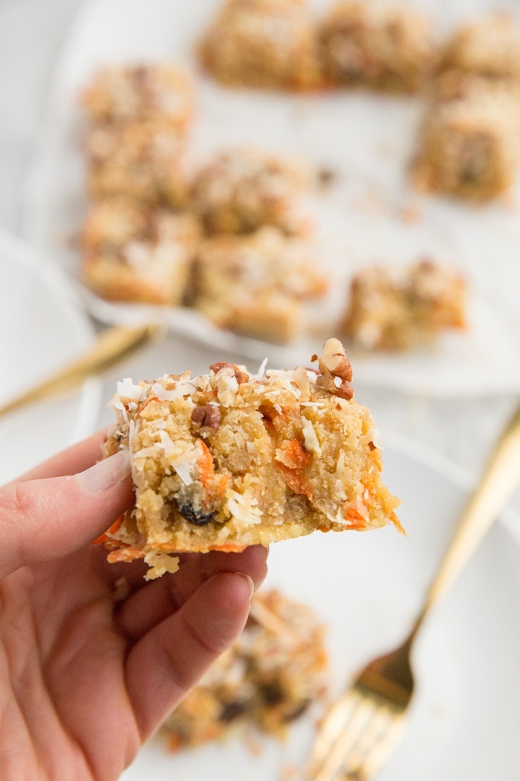 Paleo Carrot Cake Blondies - grain-free, refined sugar-free healthy blondie recipe made with carrot cake goodies!