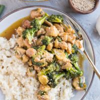 Easy 30-Minute Paleo Mongolian Chicken recipe made with a handful of basic ingredients. Healthy, flavorful, delicious dinner recipe