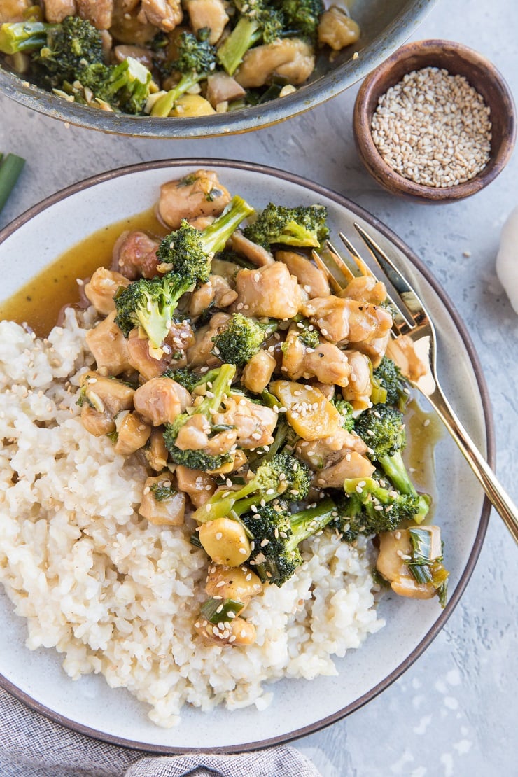 Easy 30-Minute Paleo Mongolian Chicken with broccoli and ginger - this healthy dinner recipe comes together lightning fast!