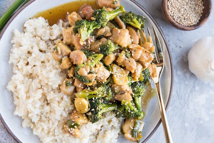 Easy 30-Minute Paleo Mongolian Chicken recipe made with a handful of basic ingredients. Healthy, flavorful, delicious dinner recipe