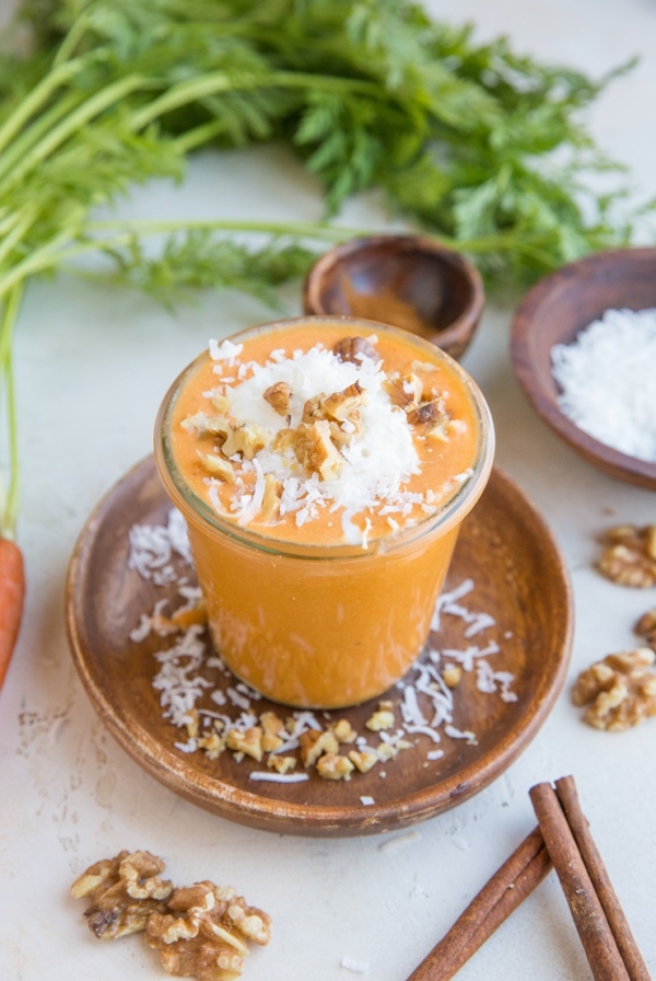 Low-Carb Carrot Cake Smoothie - a delicious creamy smoothie recipe that is low in carbohydrate (sugar-free!) and loaded with nutrients.