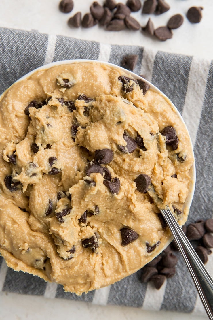 Keto Peanut Butter Edible Cookie Dough - an easy no-bake dessert recipe with only 4 ingredients. Grain-free, sugar-free, delicious