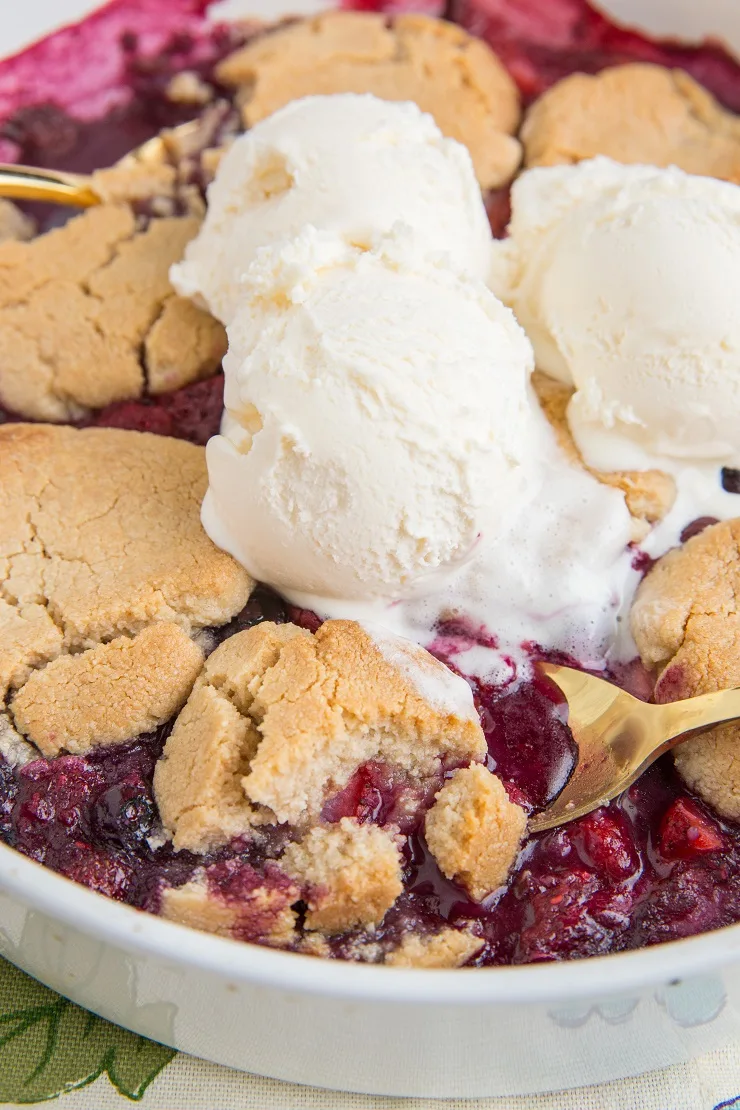 Low-Carb Mixed Berry Crumble made with only 8 basic ingredients. Easy to prepare, sugar-free, dairy-free, and grain-free