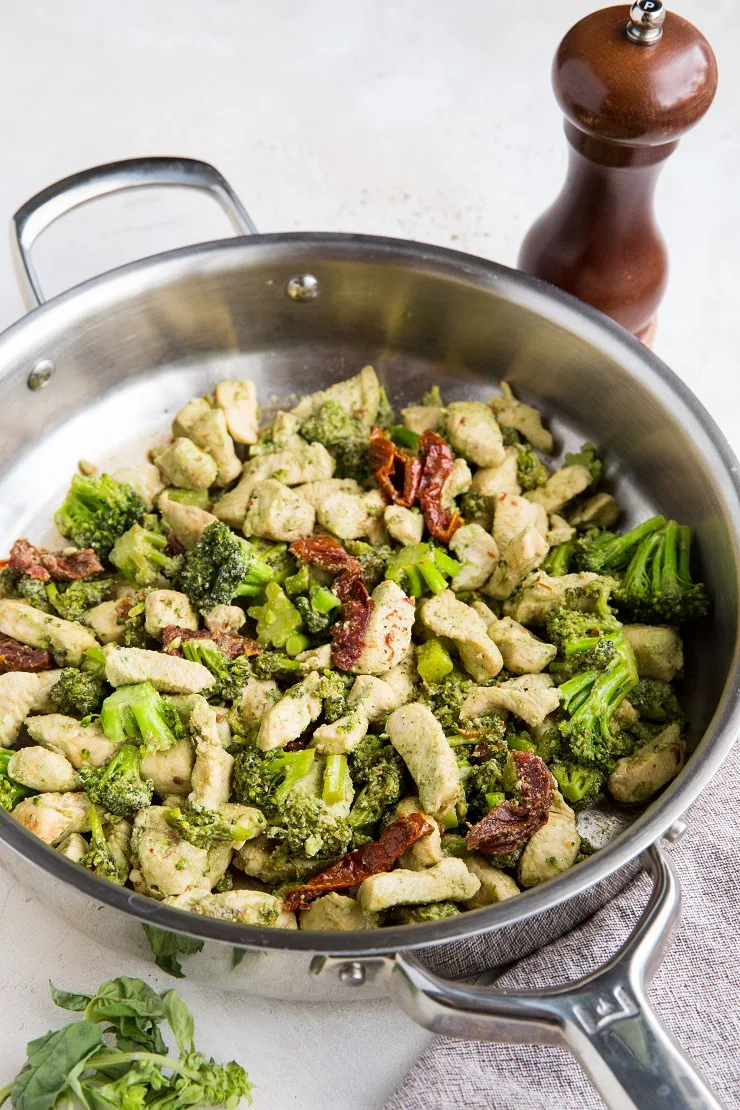 Chicken and Broccoli with pesto sauce and sun-dried tomatoes is an easy 4-ingredient meal