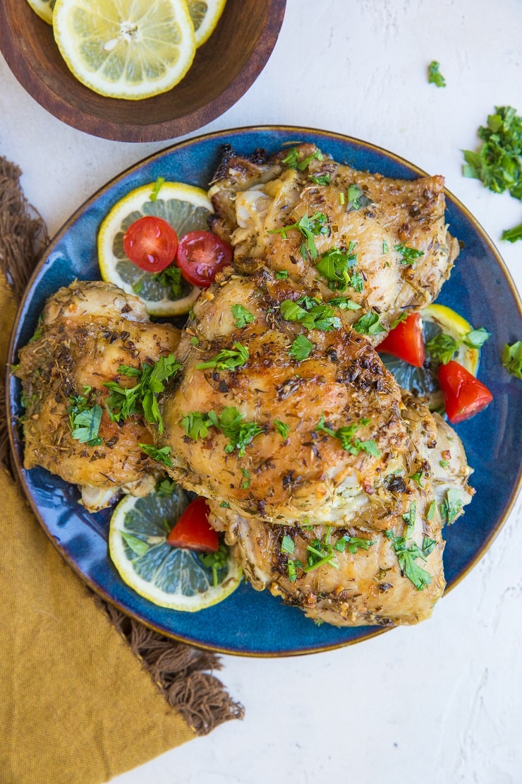 Easy Greek Chicken Recipe - quick and simple to prepare, loaded with fresh Mediterranean flavors for a delicious main entrée!