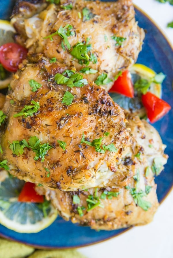 Greek Chicken Recipe - delicious chicken thighs marinated in a Mediterranean inspired marinade for fresh zesty herby chicken